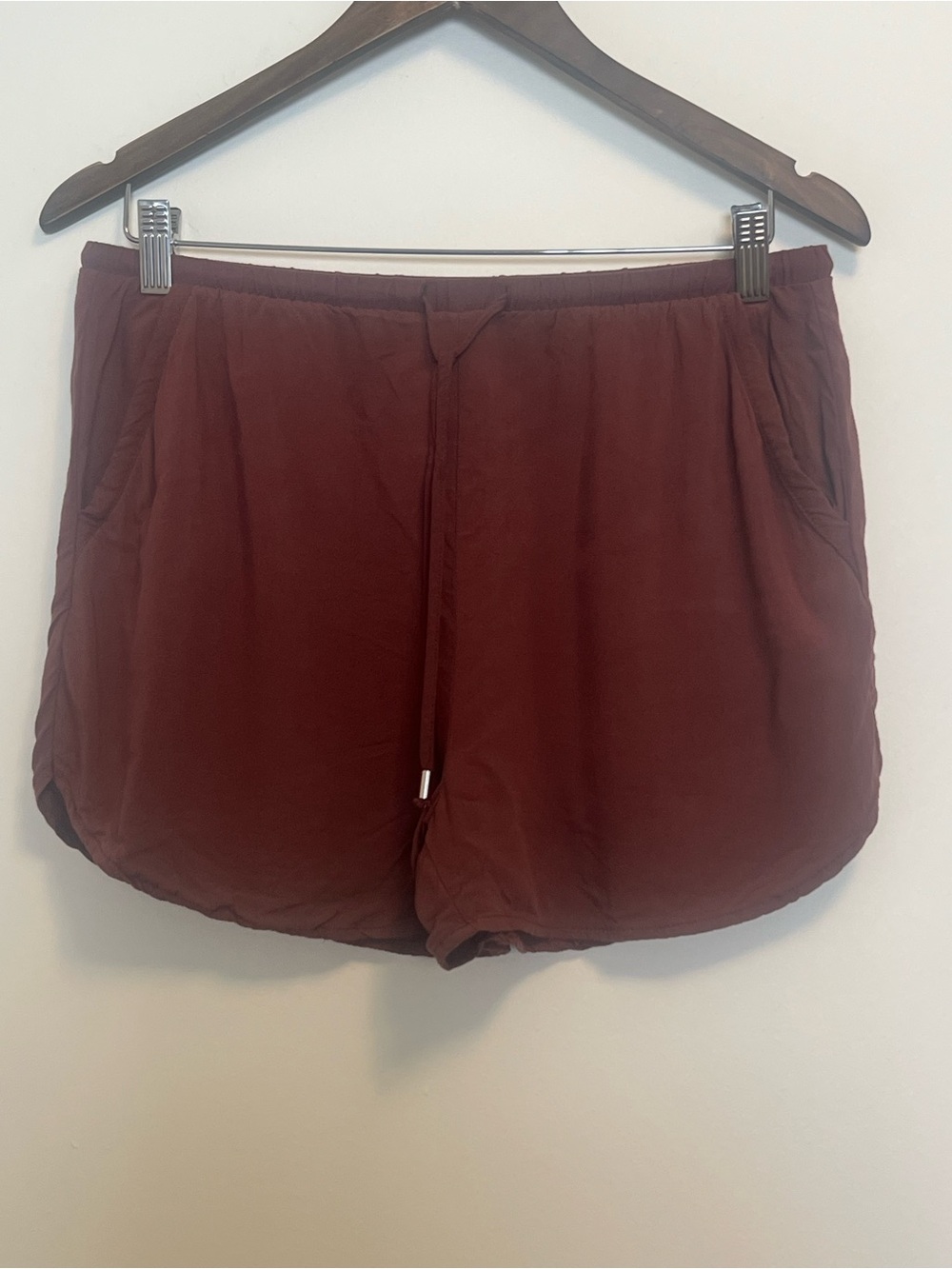 Ardene Women's Drawstring Athletic Shorts - Maroon